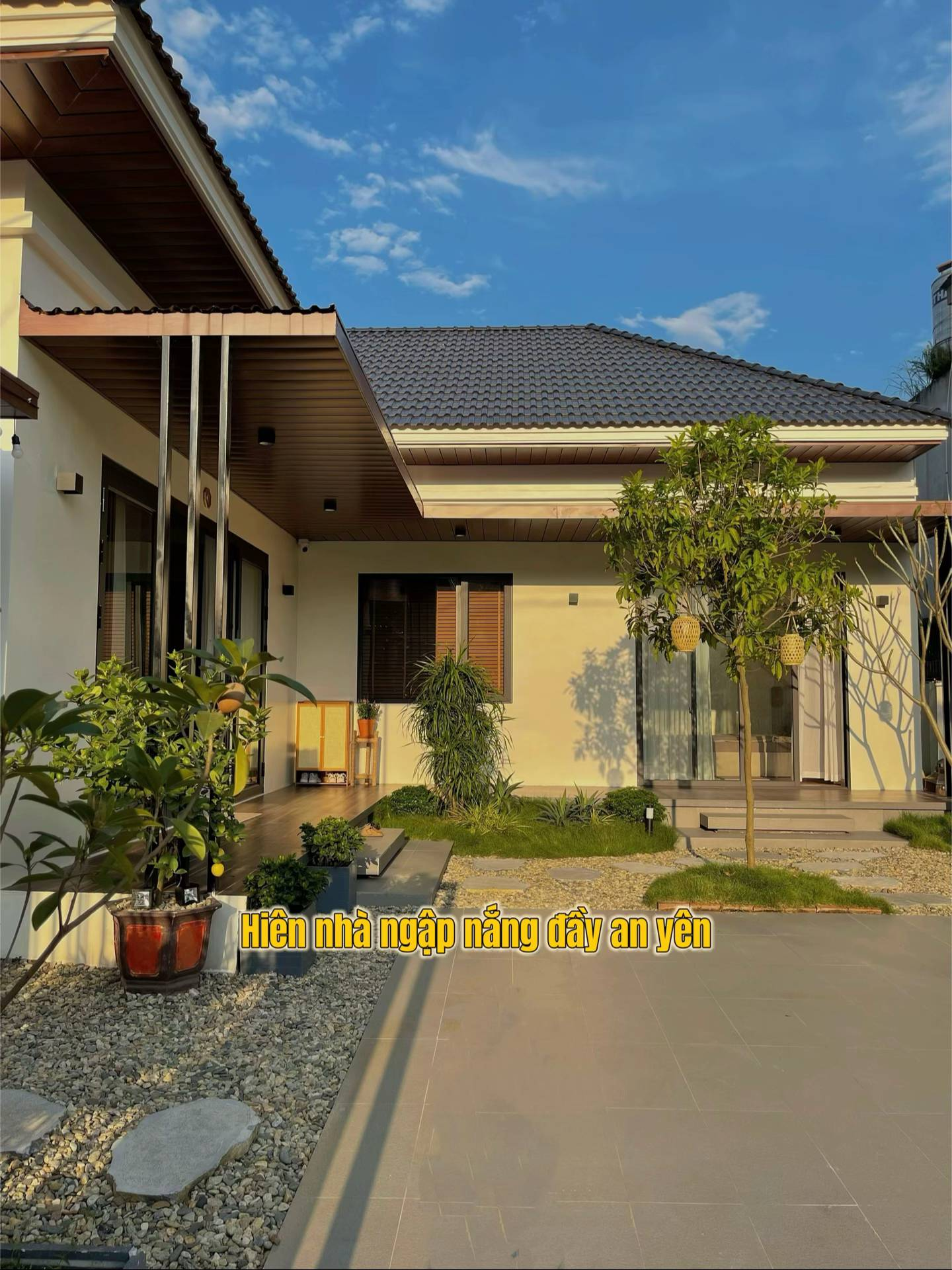 Cặp vợ chồng trẻ xây nhà hướng Tây vẫn mát mẻ nhờ 1 chiêu đơn giản, tổ ấm rộng 300m2 đẹp như resort nghỉ dưỡng lại xuất phát từ một bản mẫu free trên mạng- Ảnh 9. Cặp vợ chồng trẻ xây nhà hướng Tây vẫn mát mẻ nhờ 1 chiêu đơn giản, tổ ấm rộng 300m2 đẹp như resort nghỉ dưỡng lại xuất phát từ một bản mẫu free trên mạng- Ảnh 9.