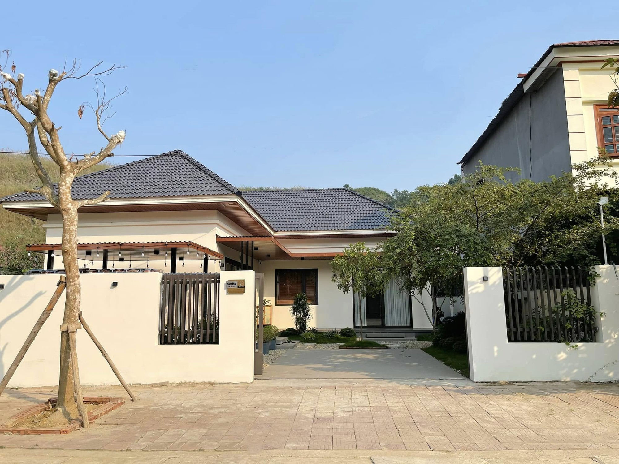 Cặp vợ chồng trẻ xây nhà hướng Tây vẫn mát mẻ nhờ 1 chiêu đơn giản, tổ ấm rộng 300m2 đẹp như resort nghỉ dưỡng lại xuất phát từ một bản mẫu free trên mạng- Ảnh 5. Cặp vợ chồng trẻ xây nhà hướng Tây vẫn mát mẻ nhờ 1 chiêu đơn giản, tổ ấm rộng 300m2 đẹp như resort nghỉ dưỡng lại xuất phát từ một bản mẫu free trên mạng- Ảnh 5.