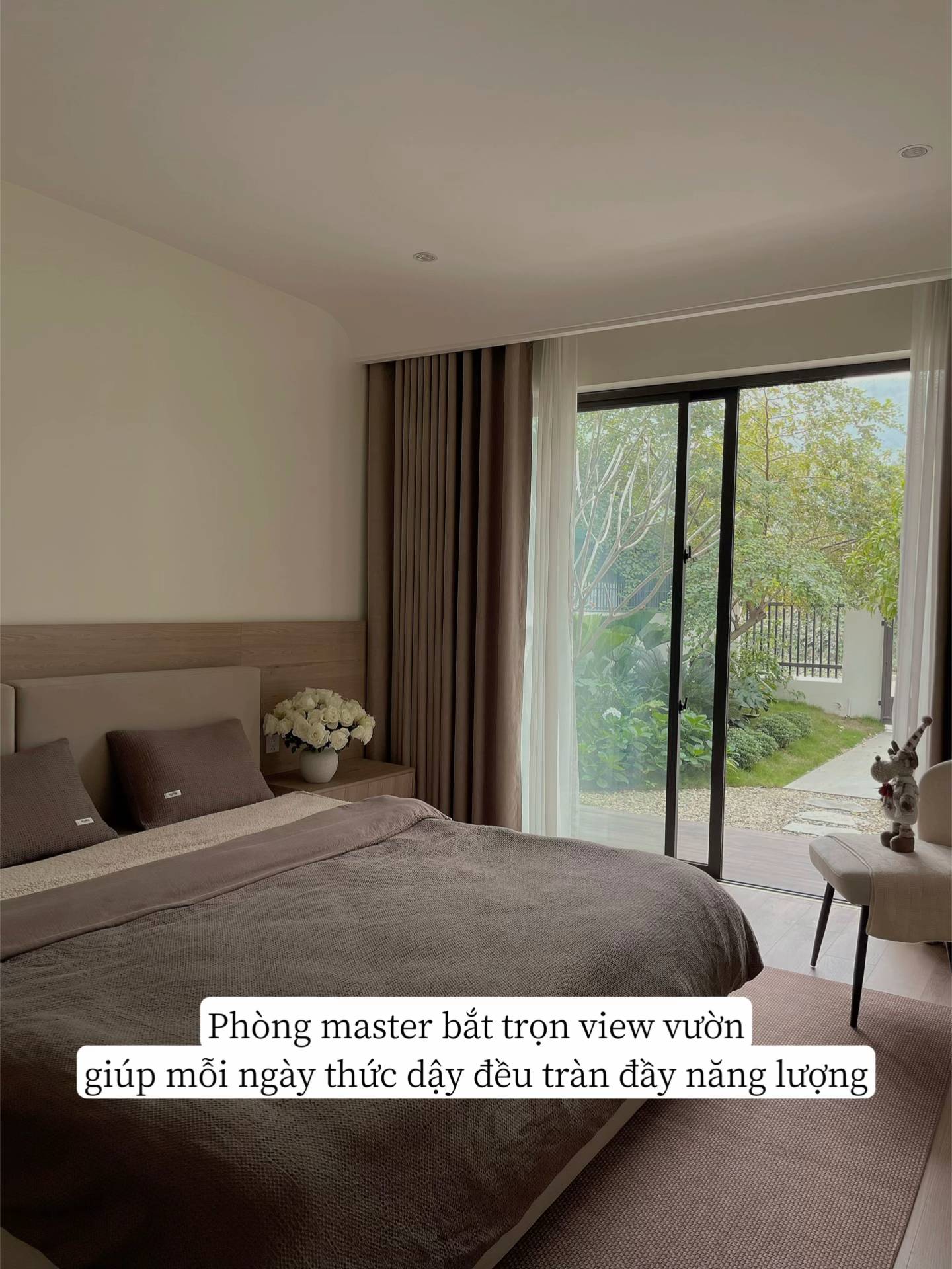 Cặp vợ chồng trẻ xây nhà hướng Tây vẫn mát mẻ nhờ 1 chiêu đơn giản, tổ ấm rộng 300m2 đẹp như resort nghỉ dưỡng lại xuất phát từ một bản mẫu free trên mạng- Ảnh 16. Cặp vợ chồng trẻ xây nhà hướng Tây vẫn mát mẻ nhờ 1 chiêu đơn giản, tổ ấm rộng 300m2 đẹp như resort nghỉ dưỡng lại xuất phát từ một bản mẫu free trên mạng- Ảnh 16.