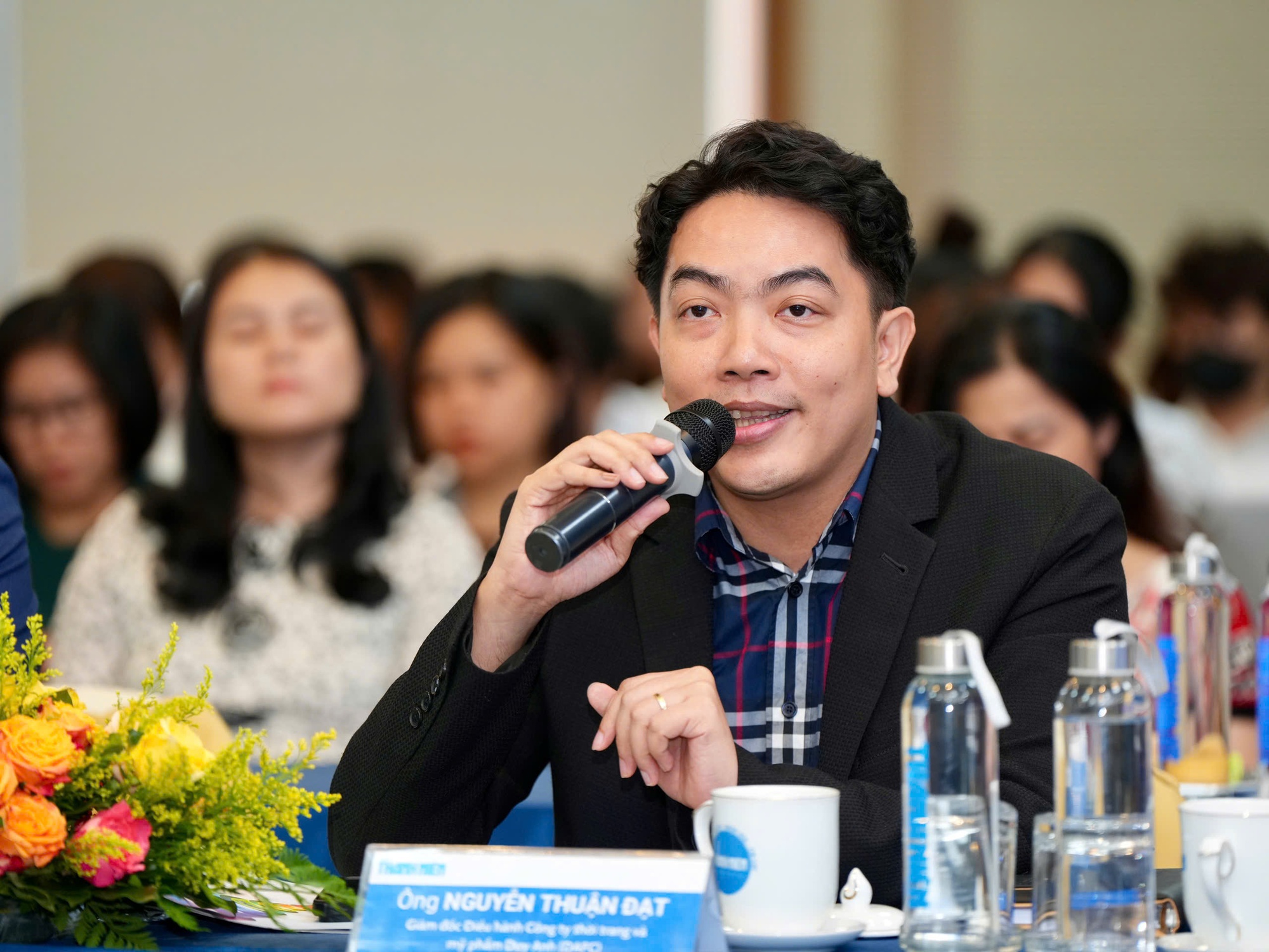 Giám đốc doanh nghiệp của ông Jonathan Hạnh Nguyễn: "Không chỉ hàng giả, ngành xa xỉ phẩm còn phải chiến đấu với hàng xách tay không chứng từ, không nộp thuế" - Ảnh 1.