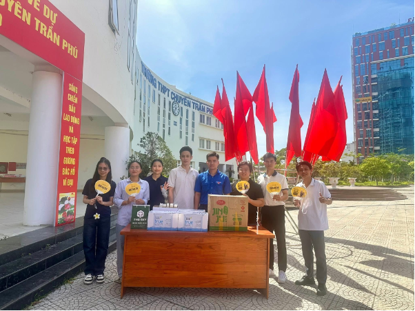 IELTS Mentor tiếp sức mùa thi, đồng hành cùng sĩ tử lớp 9 bứt phá kỳ thi vào 10 - Ảnh 2. IELTS Mentor tiếp sức mùa thi, đồng hành cùng sĩ tử lớp 9 bứt phá kỳ thi vào 10 - Ảnh 2.