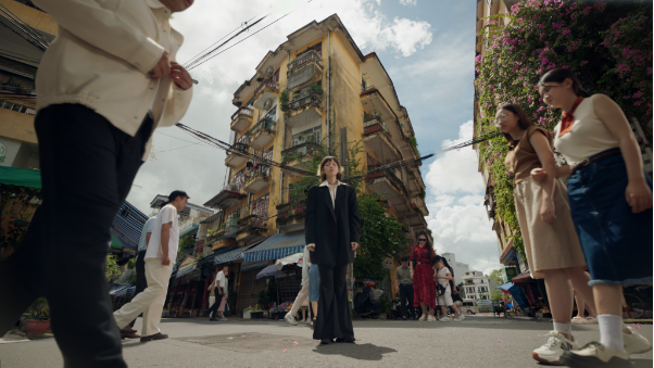 Ấn tượng với TVC Diện giới thiệu dự án The Centric của Masterise Homes - Ảnh 2.