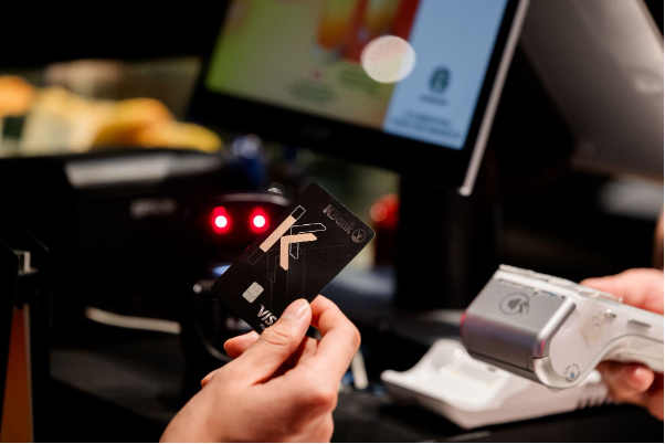 Tiêu dùng không tội lỗi: Khi giới trẻ giải phóng tư tưởng khi mua sắm - Ảnh 2.