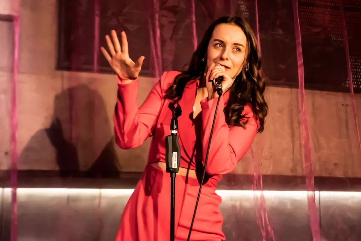 Đang họp thì mờ mắt, không nói được: Cô gái trẻ đưa ra cảnh báo sau khi bị đột quỵ ở tuổi 25 liên quan thuốc tránh thai- Ảnh 3.