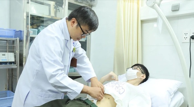 Nam sinh 19 tuổi bị hẹp môn vị, sút 12kg vì thức khuya, nghiện game: Hồi chuông cảnh báo về lối sống “cú đêm” ở giới trẻ- Ảnh 1.