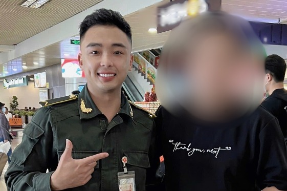 Bọc tiền gần 100 triệu đồng nằm chơ vơ ở sân bay- Ảnh 4.