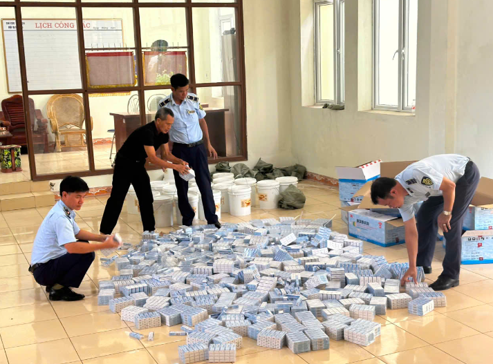 Phát hiện hơn 5.000 tuýp thuốc tân dược nhập lậu từ Trung Quốc- Ảnh 1.
