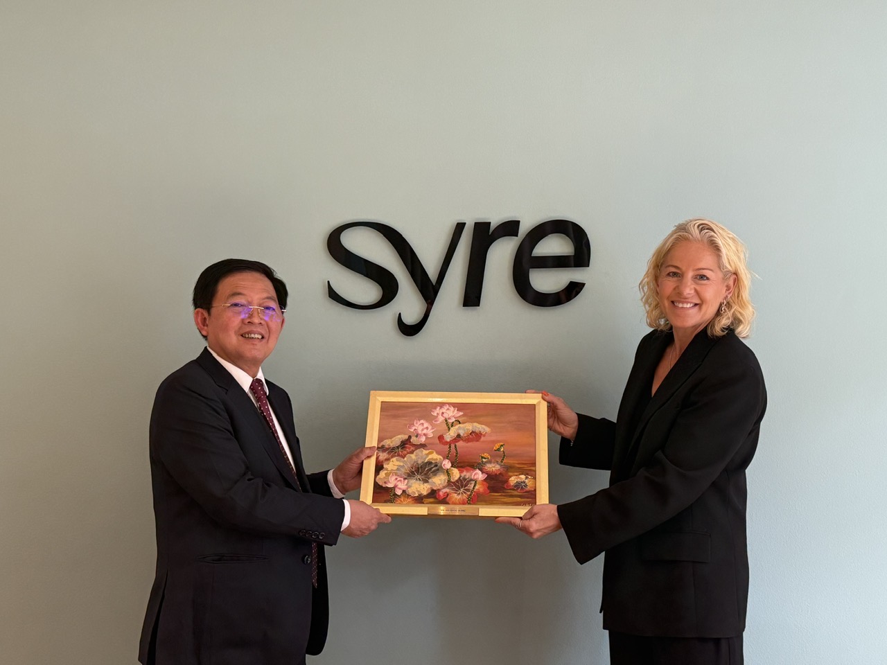 Bí thư Bình Định trao giấy chứng nhận đầu tư cho “đại dự án” 1 tỉ USD- Ảnh 1.