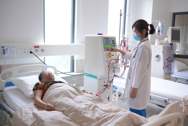 17 tuổi đã suy thận giai đoạn 5, phải lọc máu 3 lần/tuần- Ảnh 2.