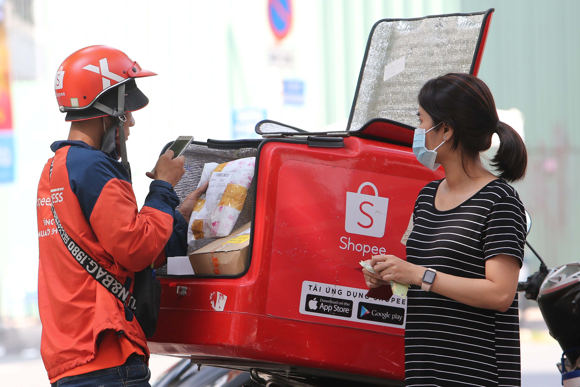 100% mua bán hàng hóa online phải có hóa đơn điện tử- Ảnh 1.