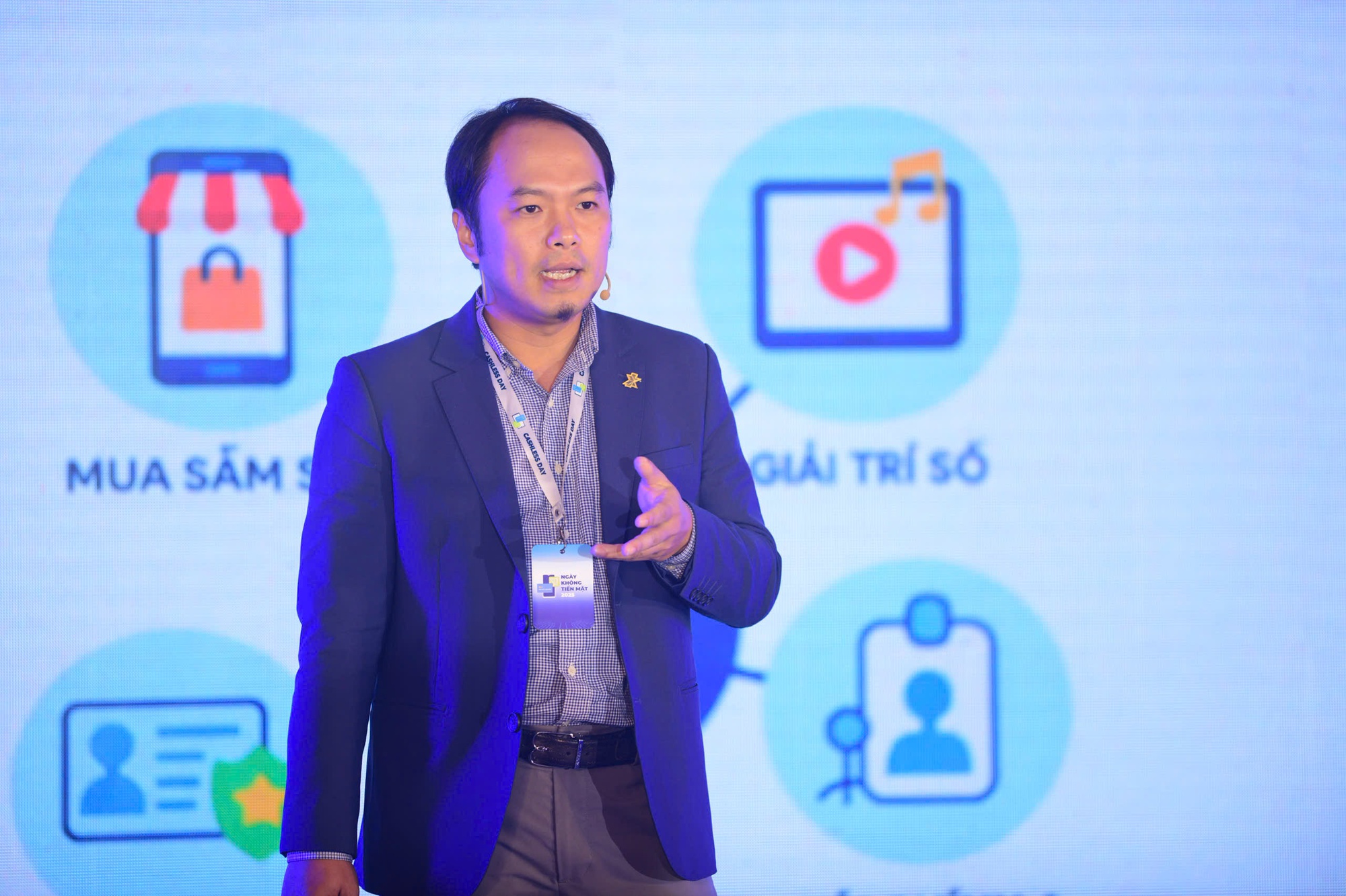 Người Việt thực hiện 5,5 tỷ giao dịch không dùng tiền mặt trong quý I/2025, tiệm cận các nước Thái Lan, Ấn Độ - Ảnh 1.