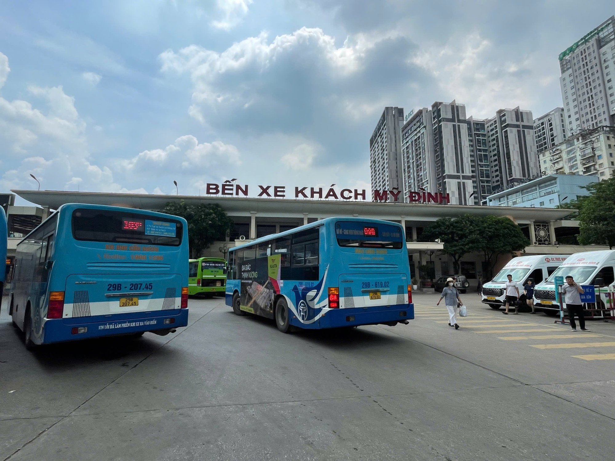 Xác minh tài xế taxi "chặt chém" 4,2 triệu đồng từ bến xe Mỹ Đình ra đầu cao tốc Nội Bài - Lào Cai - Ảnh 2.