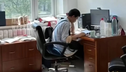 3 vật bất ly thân của Vi Thần: Toàn những cái ai cũng xem thường - tiện tay thì vứt đi, riêng thiên tài toán học lại giữ khư khư- Ảnh 3.