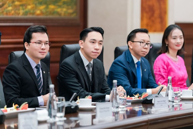 Những ông bố "đỉnh nóc kịch trần" gây dựng nên nền tảng "khủng" từ hai bàn tay trắng, tạo ra cả một thế hệ kế thừa tài năng khiến người ta ngưỡng mộ- Ảnh 5.