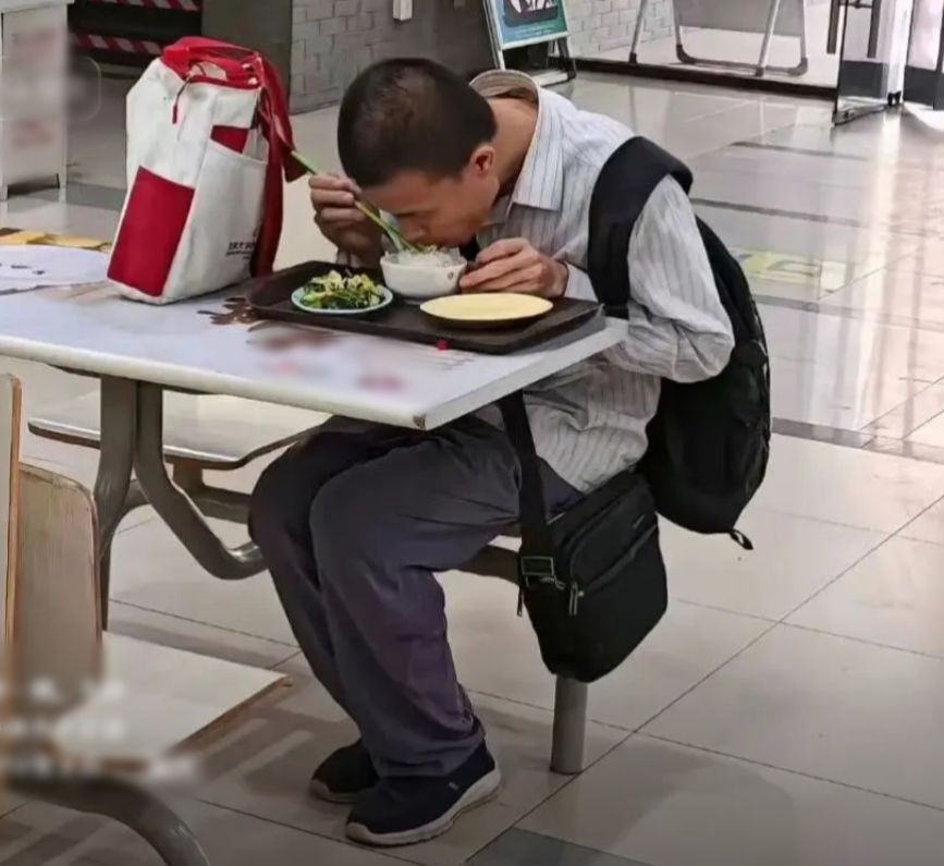 3 vật bất ly thân của Vi Thần: Toàn những cái ai cũng xem thường - tiện tay thì vứt đi, riêng thiên tài toán học lại giữ khư khư- Ảnh 11.