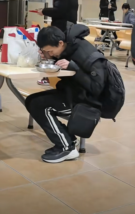 3 vật bất ly thân của Vi Thần: Toàn những cái ai cũng xem thường - tiện tay thì vứt đi, riêng thiên tài toán học lại giữ khư khư- Ảnh 8.