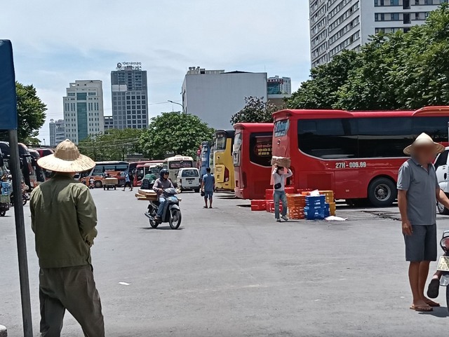 Vụ "2 người vùng cao tố bị taxi chặt chém 4,2 triệu đồng": Người thân của tài xế tìm đến muốn làm 1 việc?- Ảnh 2.