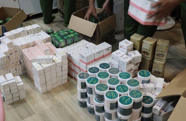 Triệt phá đường dây sản xuất 12 tấn kem trộn, rao bán trên livestream- Ảnh 1.