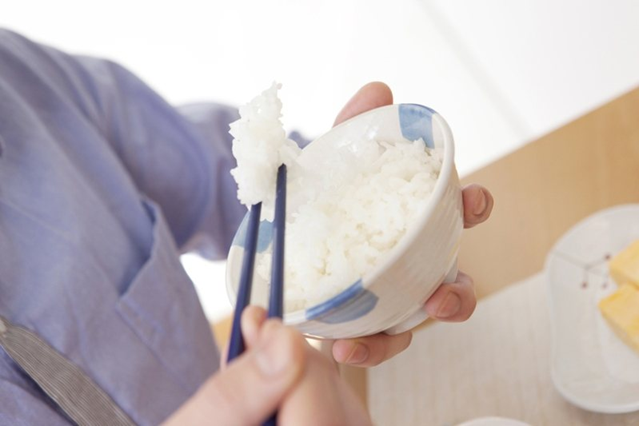 Gia đình 4 người lần lượt chết vì ung thư gan, sử dụng đồ dùng nhà bếp không đúng loại là nguyên nhân, độc tính cao hơn asen 68 lần- Ảnh 1.