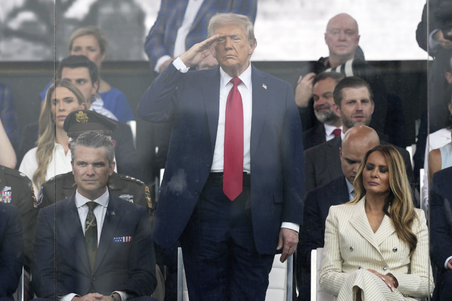 Mỹ duyệt binh rầm rộ bất chấp thời tiết xấu- Ảnh 3.