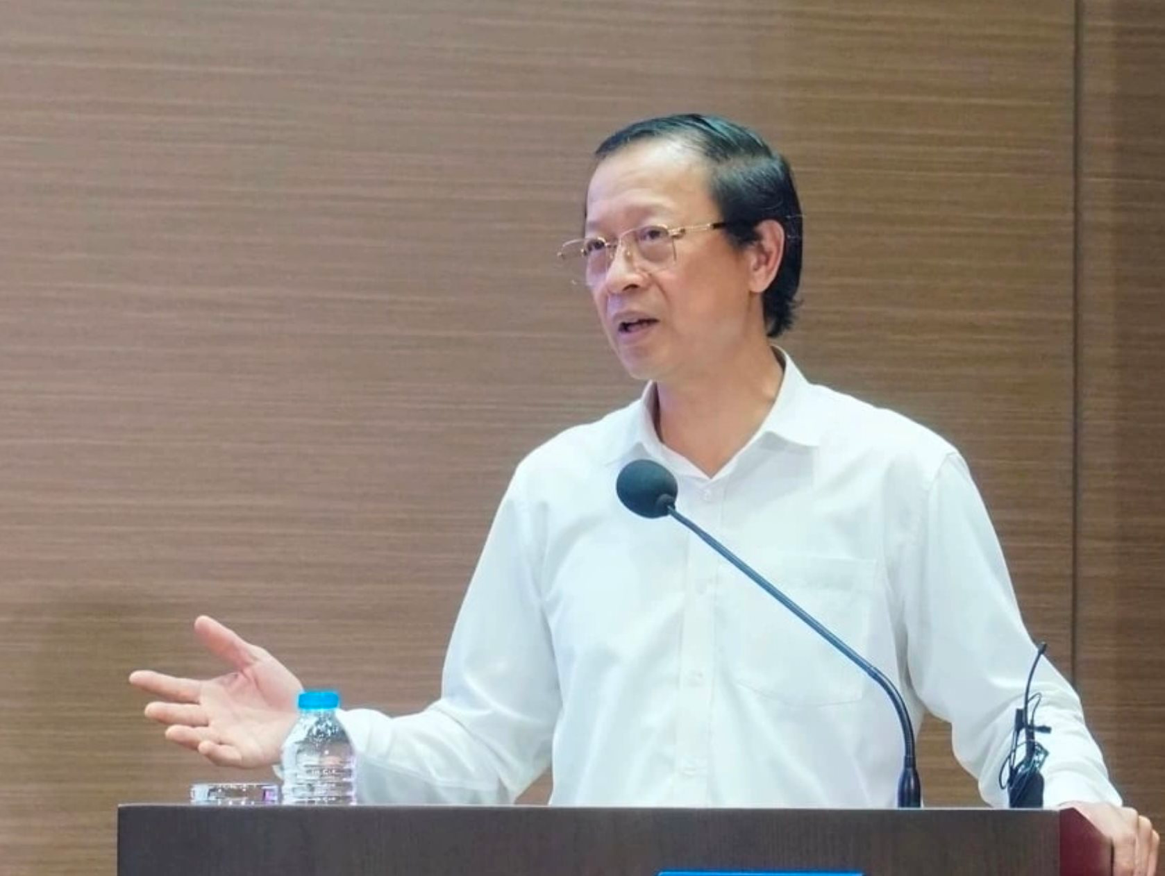 WEF cảnh báo 375 triệu người có thể bị "đào thải" vì AI, chỉ ra 10 công việc rủi ro nhất- Ảnh 2.