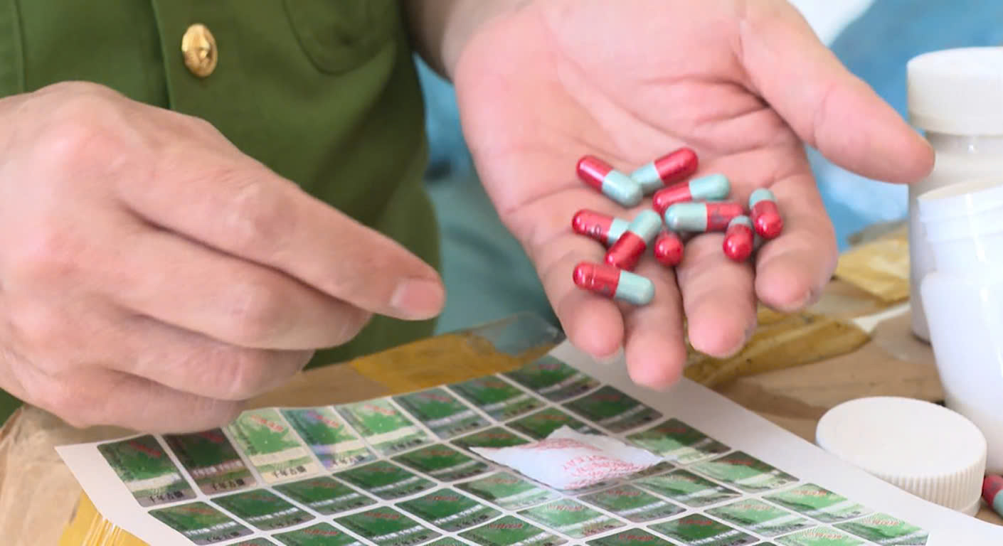 Giám đốc Sở An toàn thực phẩm TP.HCM: Có trường hợp sản xuất thực phẩm chức năng giả, chúng tôi mới đến đầu xã thì họ đã được báo động đến cuối xã để phi tang- Ảnh 2.