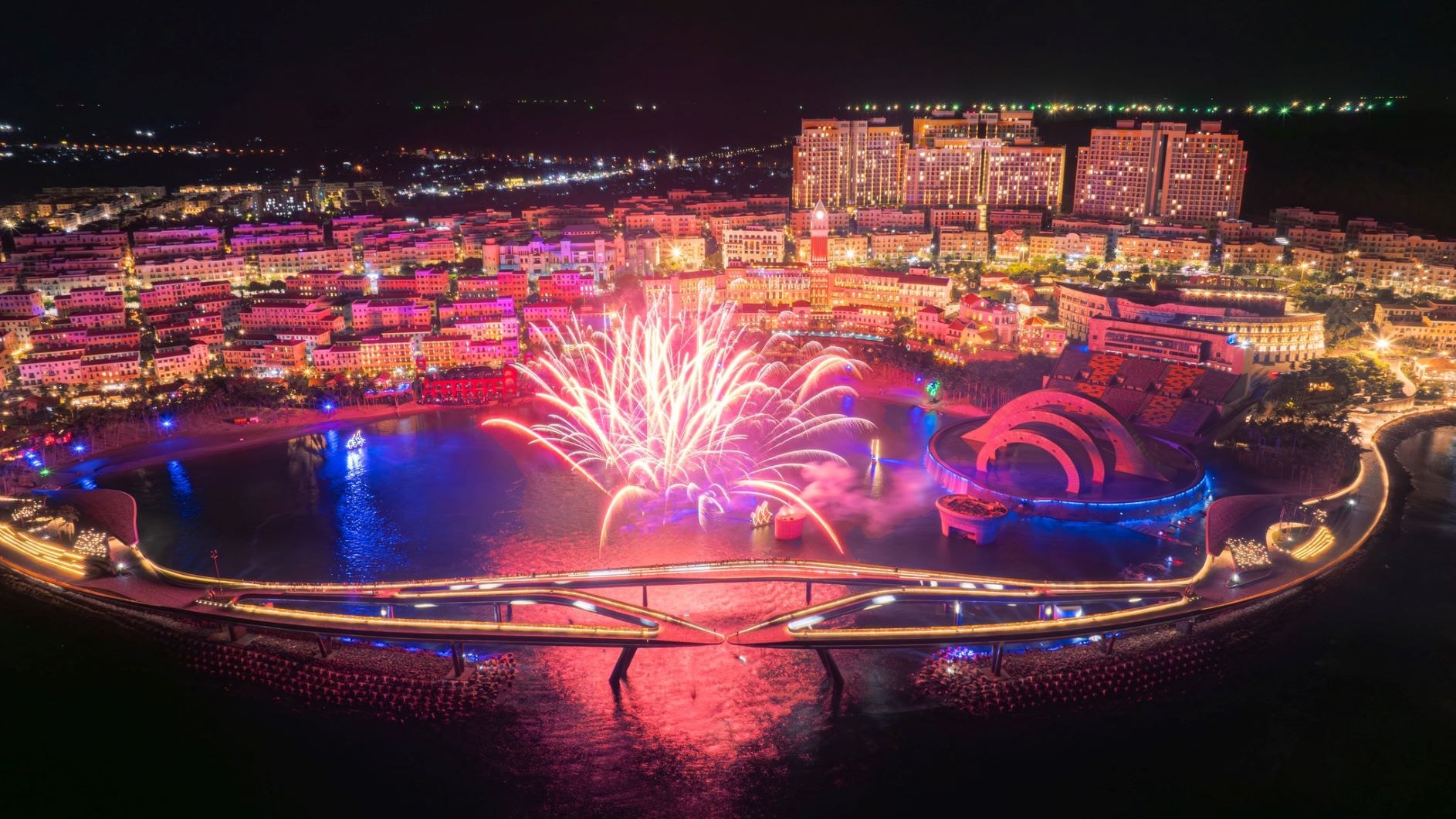 Một điểm đến phía Nam bất ngờ vượt 29.000 tỷ doanh thu du lịch chỉ sau 6 tháng, vượt luôn kế hoạch cả năm - Ảnh 1.