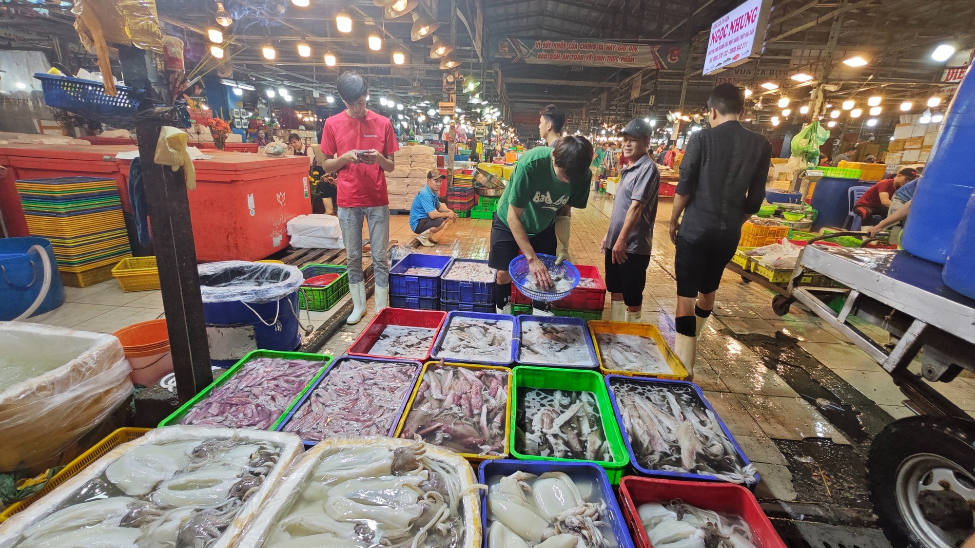 Bộ Tài chính: Có hộ kinh doanh hải sản tươi sống đạt doanh thu gần 560 tỉ đồng- Ảnh 1.