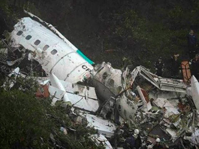 Người sống sót duy nhất khi máy bay vỡ tan, rơi từ độ cao 3.000 mét xuống đất: Vì sao chuyện vô lý như vậy có thể xảy ra?- Ảnh 1.