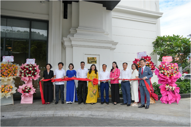 Cực Bắc tổ quốc – Hà Giang có khách sạn 5 sao được trao chứng nhận - Ảnh 1.