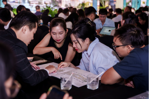 Hàng trăm khách hàng tham dự sự kiện giới thiệu chính thức dự án Lumière Midtown - Ảnh 3.