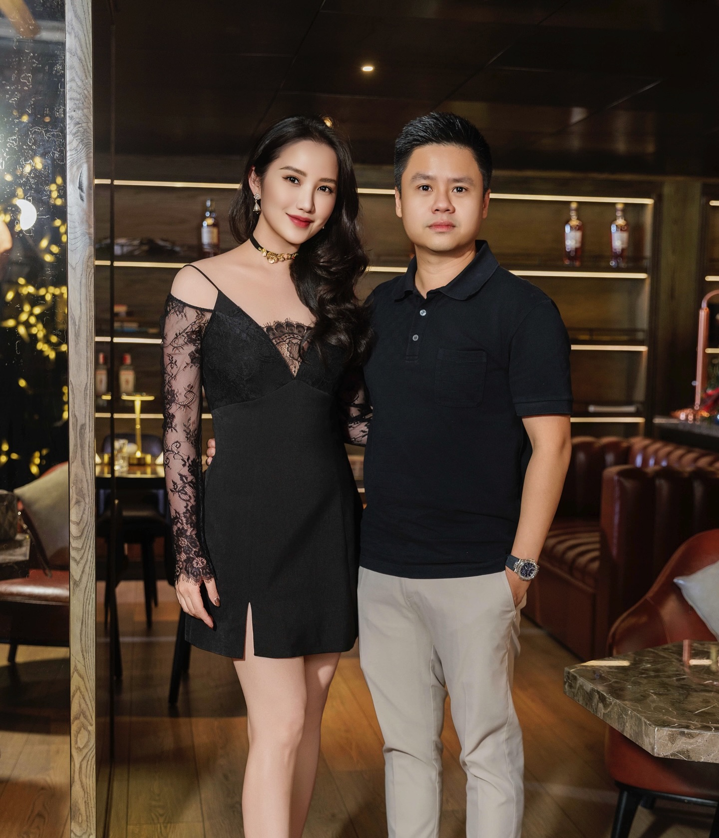 4 năm, đăng đúng 3 tấm ảnh có mặt vợ - cuộc hôn nhân ông chủ Saigon Square vẫn khiến người ta "chỉ biết ước" - Ảnh 1. 4 năm, đăng đúng 3 tấm ảnh có mặt vợ - cuộc hôn nhân ông chủ Saigon Square vẫn khiến người ta "chỉ biết ước" - Ảnh 1.