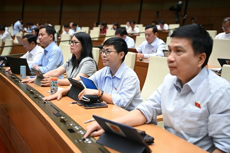 Quốc hội chính thức chốt mức hưởng, thời gian hưởng trợ cấp thất nghiệp- Ảnh 1.