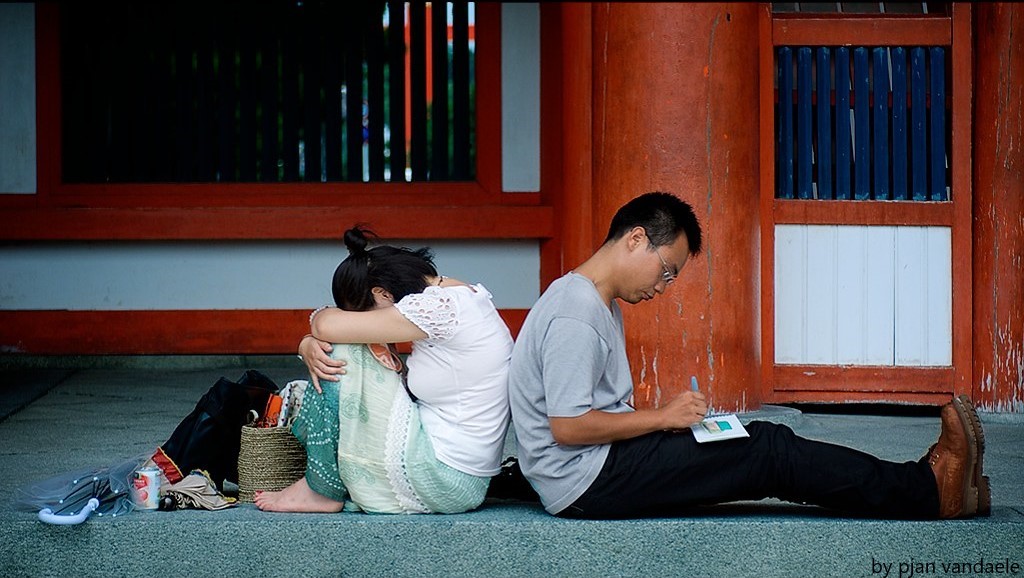 Muốn ly hôn phải nhờ “cò”: Khi cái nghèo phá hủy tình yêu- Ảnh 1. Muốn ly hôn phải nhờ “cò”: Khi cái nghèo phá hủy tình yêu- Ảnh 1.
