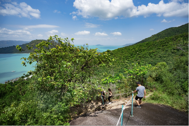 Về Vịnh Ninh Vân: Nơi mùa hè dành cho cả gia đình - Ảnh 3.