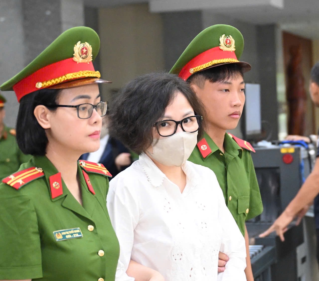 Hàng chục bị cáo tới tòa phúc thẩm, không thấy cựu Chủ tịch FLC Trịnh Văn Quyết- Ảnh 8.