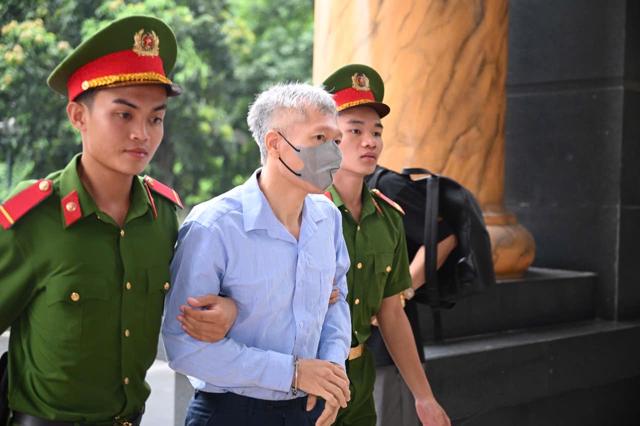 Hàng chục bị cáo tới tòa phúc thẩm, không thấy cựu Chủ tịch FLC Trịnh Văn Quyết- Ảnh 11.