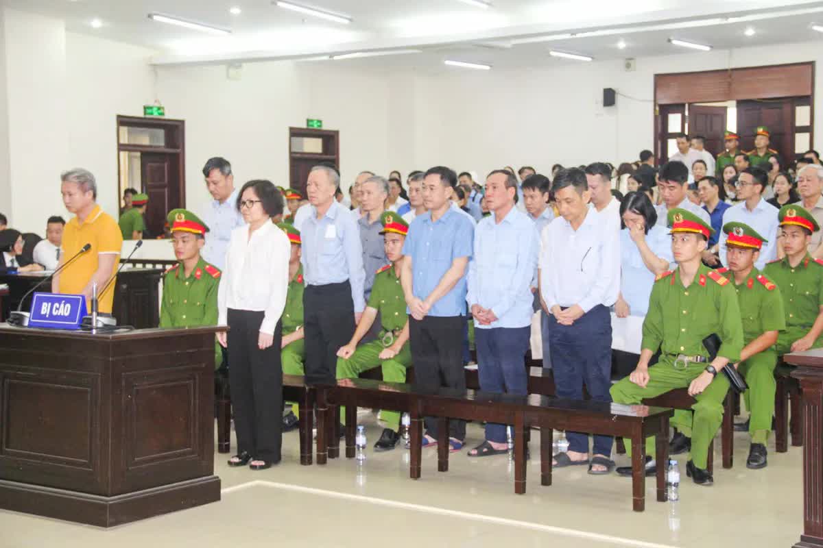 Cựu Chủ tịch FLC xin chuyển từ hình phạt tù giam sang hình phạt tiền- Ảnh 2. Cựu Chủ tịch FLC xin chuyển từ hình phạt tù giam sang hình phạt tiền- Ảnh 2.