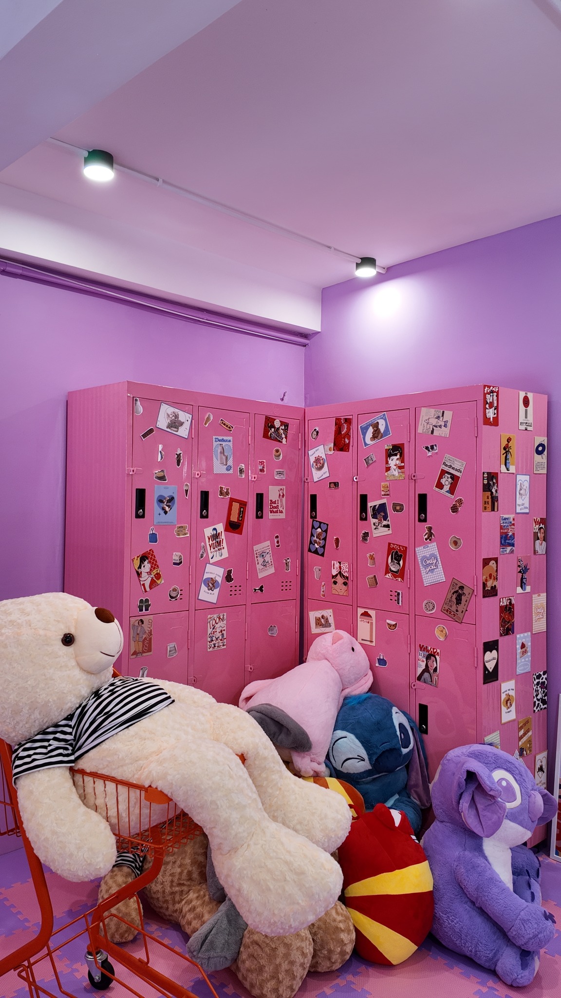 HIEUTHUHAI và Babyboo lộ ảnh, chuỗi photobooth nổi tiếng ở TP.HCM bị "đánh giá 1 sao" lúc nửa đêm - Ảnh 4. HIEUTHUHAI và Babyboo lộ ảnh, chuỗi photobooth nổi tiếng ở TP.HCM bị "đánh giá 1 sao" lúc nửa đêm - Ảnh 4.
