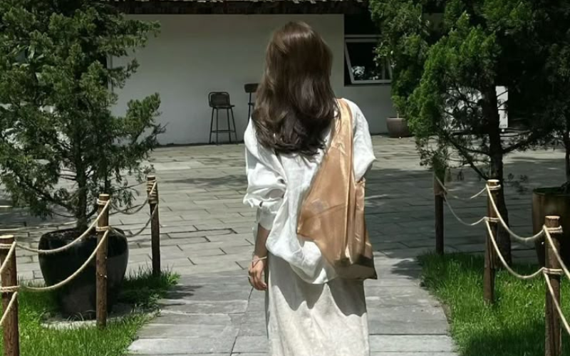 Bạn trai đi làm 10 năm vẫn trắng tay, cô gái tiết lộ thêm 1 chuyện khiến dân mạng thốt lên: Chạy ngay đi!- Ảnh 1. Bạn trai đi làm 10 năm vẫn trắng tay, cô gái tiết lộ thêm 1 chuyện khiến dân mạng thốt lên: Chạy ngay đi!- Ảnh 1.