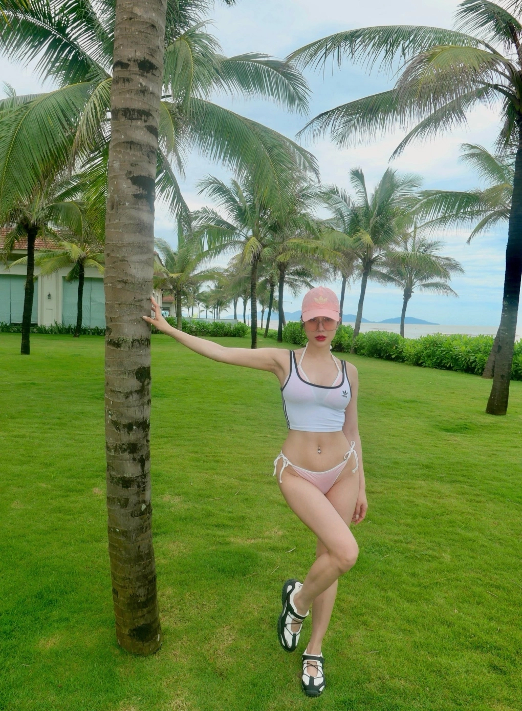 Diệp Lâm Anh body nóng bỏng, sinh đẻ 2 lần cũng như không nhờ đều đặn tránh xa 3 món, hạn chế 1 thứ người Việt hôm nào cũng ăn- Ảnh 1.