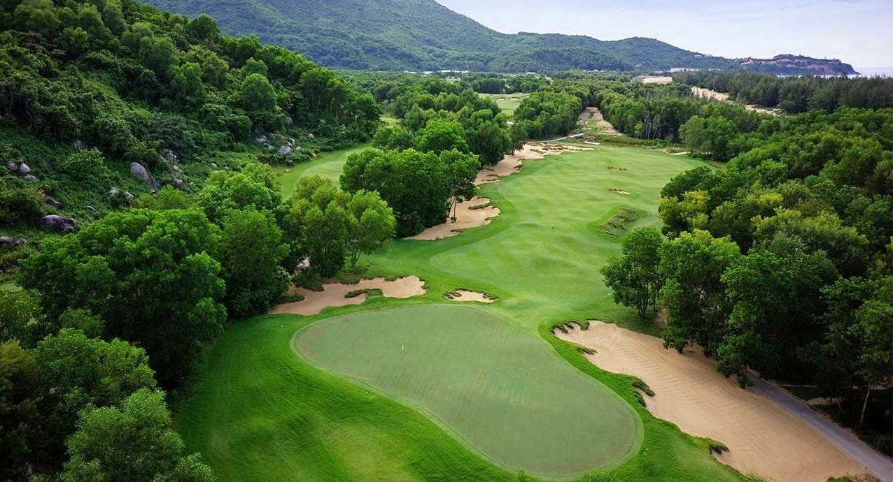 Công ty con của Vinhomes muốn đầu tư gần 900 tỷ đồng để xây sân golf 21 lỗ tại Quảng Ninh 1 Công ty con của Vinhomes muốn đầu tư gần 900 tỷ đồng để xây sân golf 21 lỗ tại Quảng Ninh