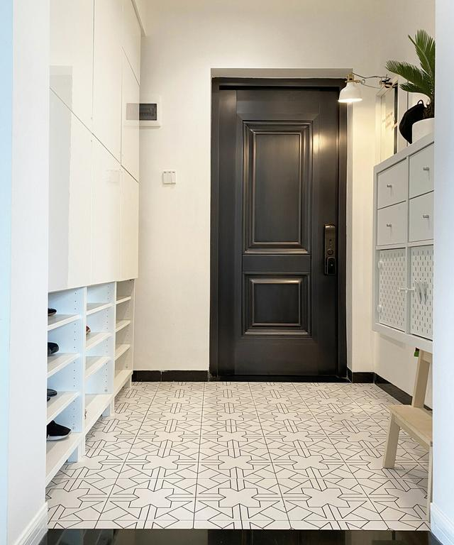 Mẹ ba con gây sốt vì biến căn hộ 99m² thành “thế giới lưu trữ”: Không TV, không dư đồ, cả ba thế hệ sống vẫn gọn gàng- Ảnh 2. Mẹ ba con gây sốt vì biến căn hộ 99m² thành “thế giới lưu trữ”: Không TV, không dư đồ, cả ba thế hệ sống vẫn gọn gàng- Ảnh 2.