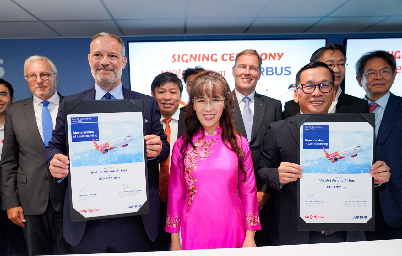 Vietjet Air của tỷ phú Nguyễn Thị Phương Thảo đặt mua tiếp 100 máy bay Airbus - Ảnh 1.