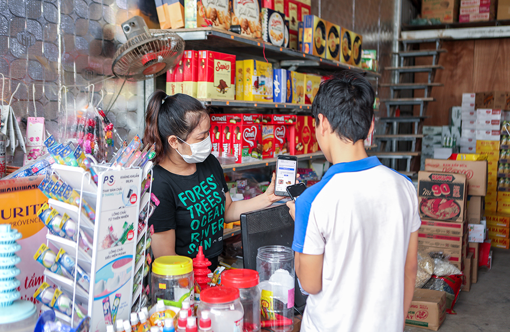 Bán gói mì 3.000 đồng cũng phải xuất hóa đơn, sao không áp dụng chế độ kê khai đơn giản hơn: Cục Thuế nói gì? - Ảnh 1.