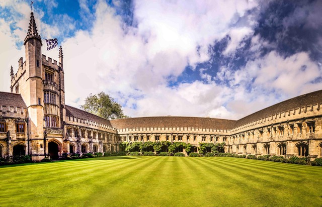 Nếu FTU là "Harvard Chùa Láng", NEU là "Stanford Phố Vọng", Bách khoa là MIT..., vậy trường nào sẽ là "Oxford Việt Nam"?- Ảnh 1. Nếu FTU là "Harvard Chùa Láng", NEU là "Stanford Phố Vọng", Bách khoa là MIT..., vậy trường nào sẽ là "Oxford Việt Nam"?- Ảnh 1.