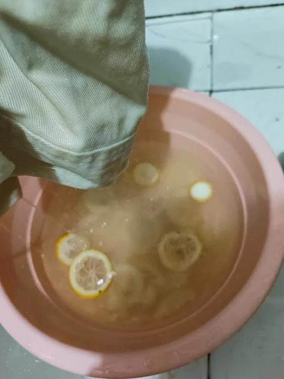 Cắt đôi quả chanh rồi "bôi khắp nhà", hiệu quả "vàng mười" khiến tôi ngỡ ngàng - Ảnh 2.