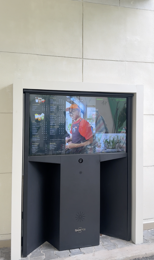 Xe thì ít mà người xếp hàng dài: Mô hình drive thru của Highlands vì sao lại lạ thế này?