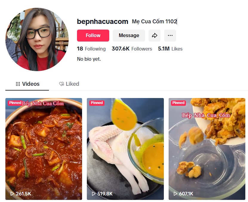 Mẹ Cua Cốm, TikToker vừa gây tranh cãi với clip review "cao ngựa cho trẻ 6 tháng tuổi" là ai? - Ảnh 1.