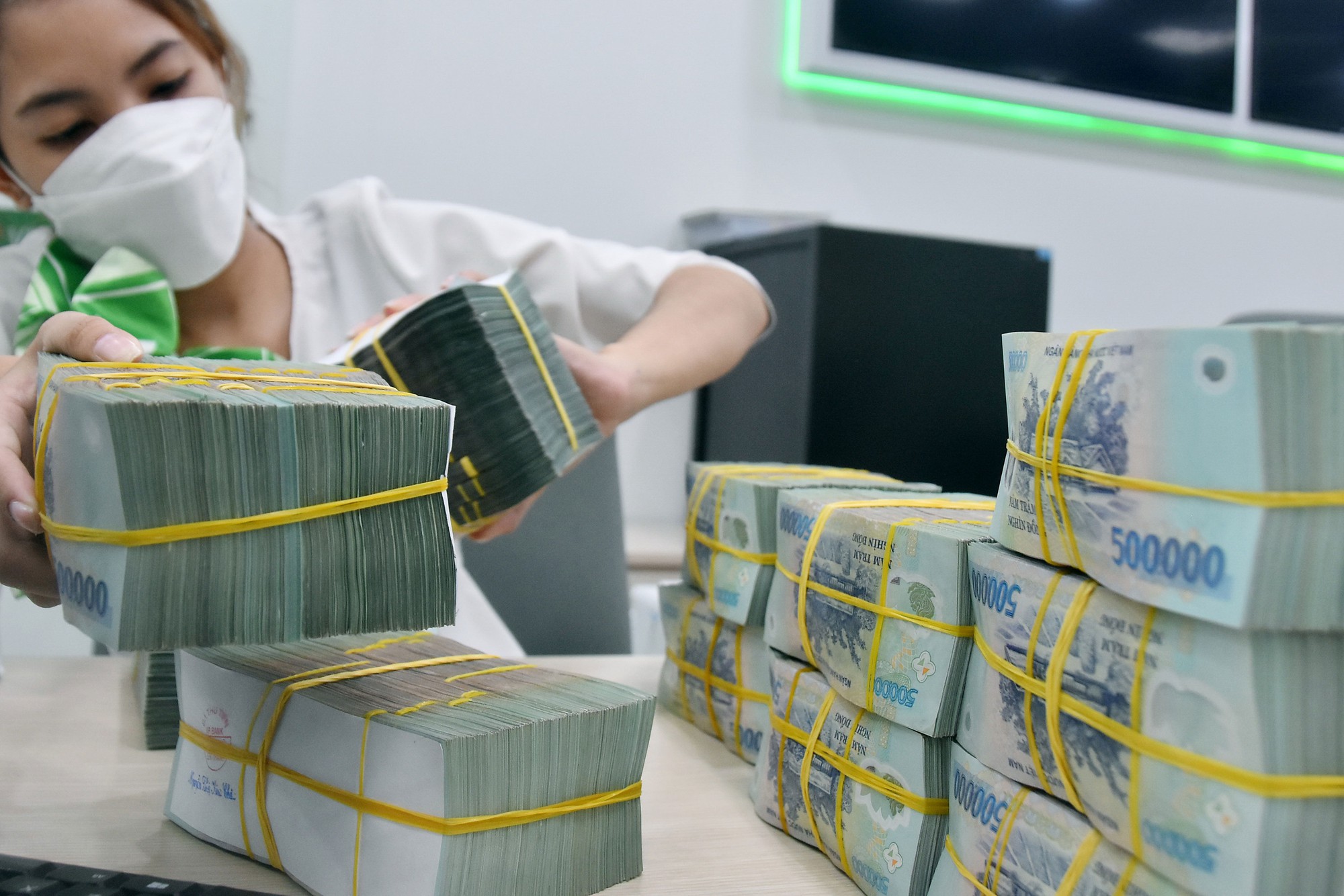 Nợ xấu ngân hàng kỳ vọng giảm mạnh sau khi luật hoá Nghị quyết 42  - Ảnh 1.